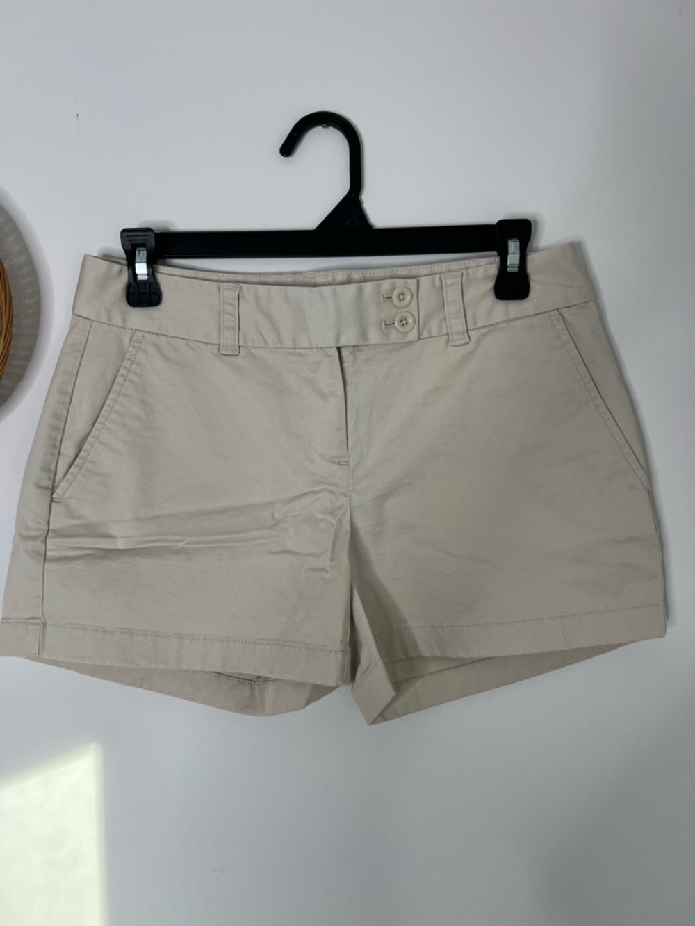 New Vineyard Vines Khaki Shorts with Double-Button Waist Size 2